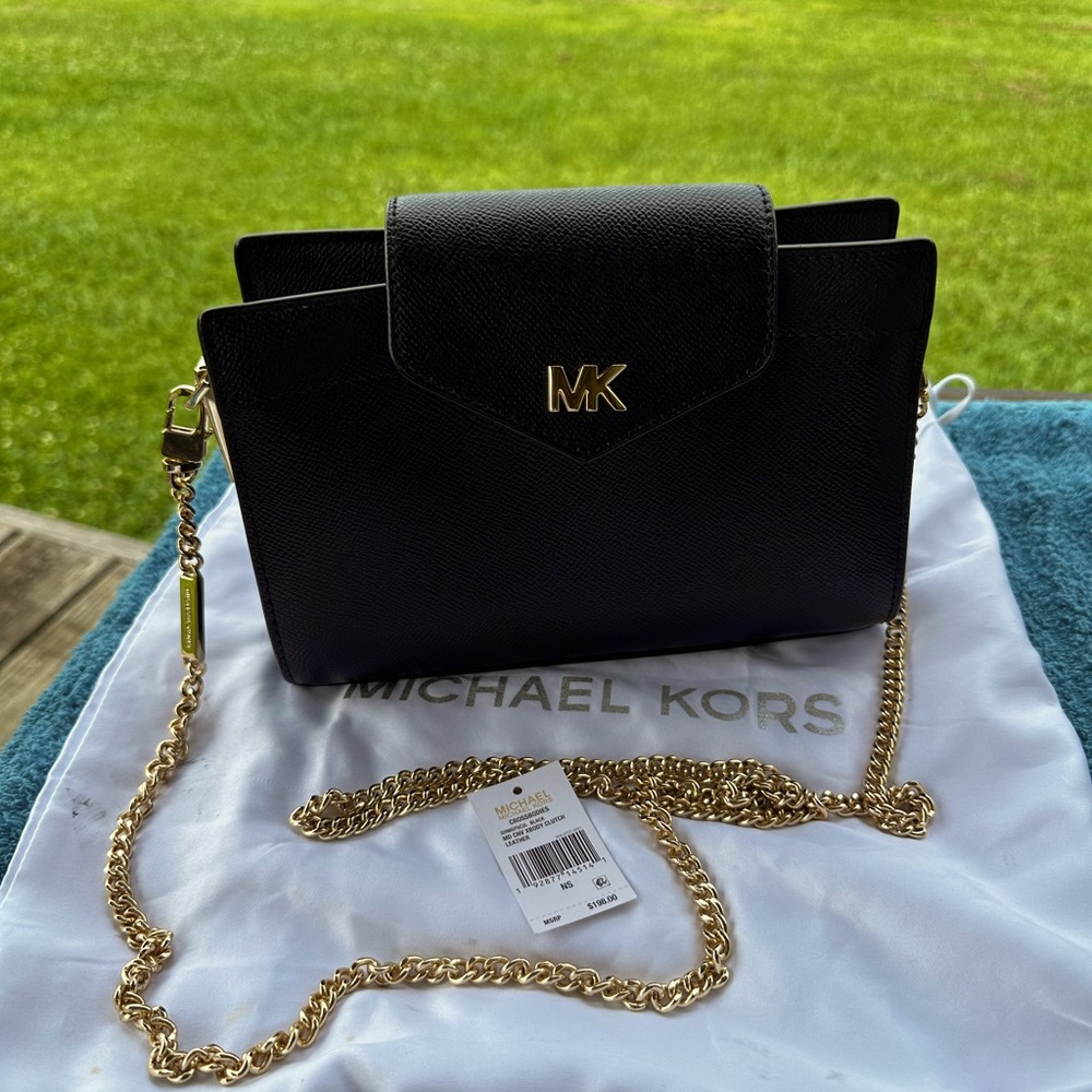 EUC!!!!MICHAEL KORS SMALL CROSSBODY BAG